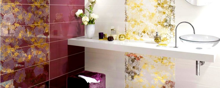 dettaglio maiolica decorativa per arredare il bagno